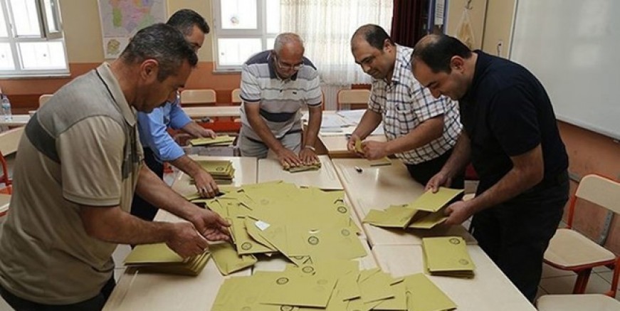 Türkiye genelinde oy verme işlemi sona erdi