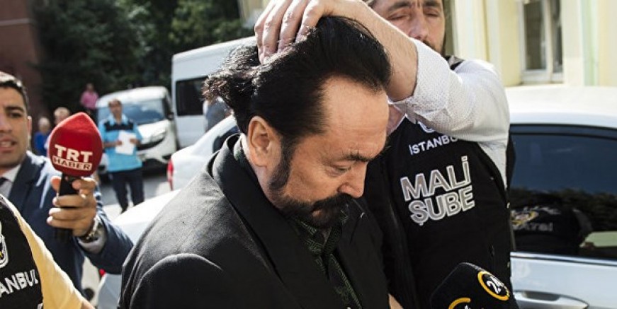 Adnan Oktar’ın elinde çok büyük bir arşiv var!