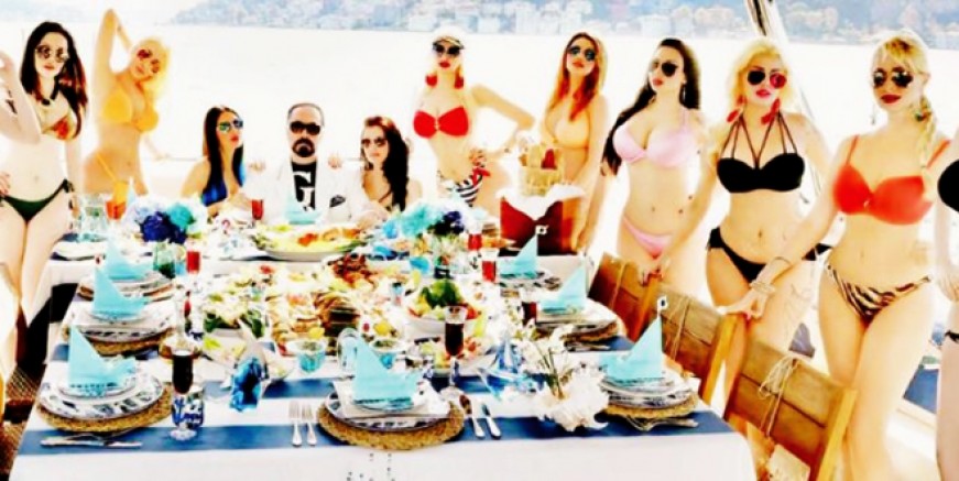 Adnan Oktar uğruna oğlunu terk etti!