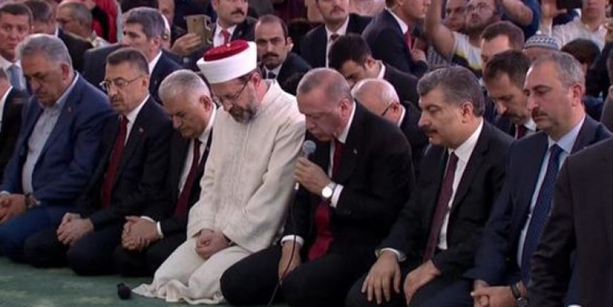 Erdoğan şehitler için Kur’an-ı Kerim okudu