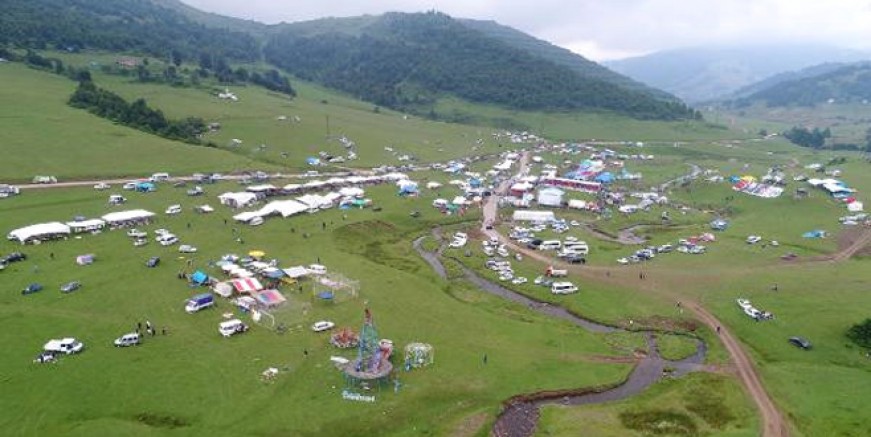 Karadeniz’de sıcaktan bunalan yaylaya koştu