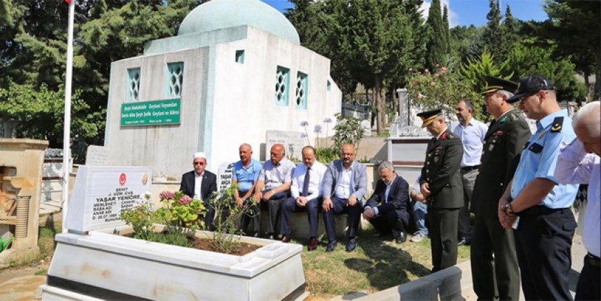 Maltepe’de şehitler kabirleri başında anıldı