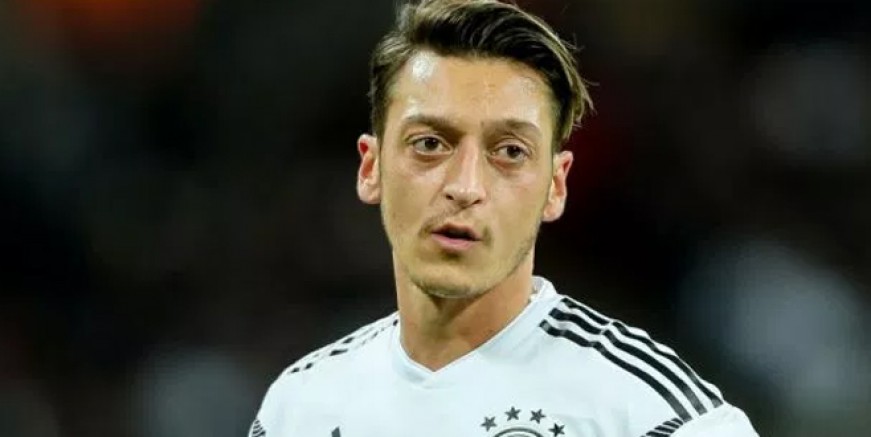 Mesut Özil’e bir ayıp da Vodafone’dan