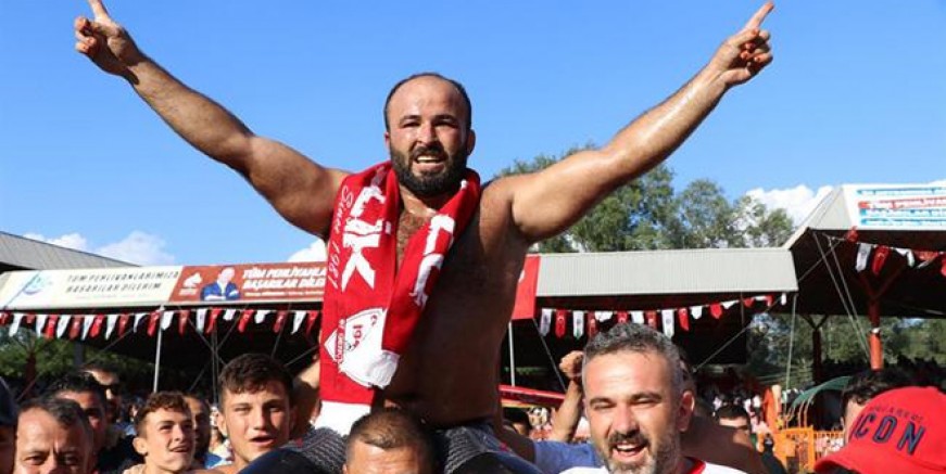 Orhan Okulu Kırkpınar şampiyonu