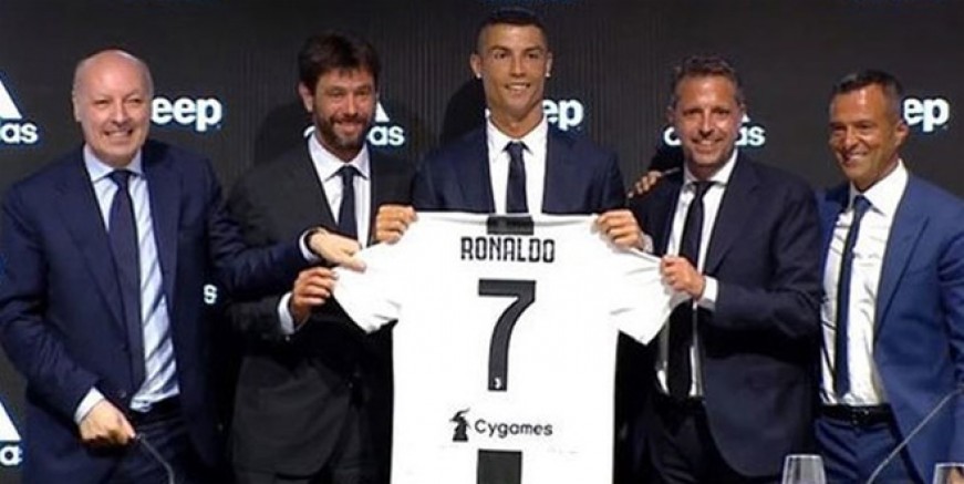 Ronaldo Juventus’a imzayı attı