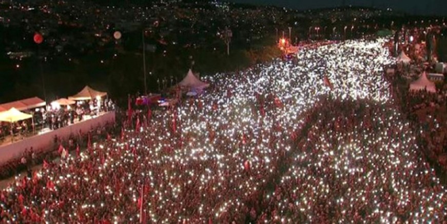 Şehitler Köprüsü’nde mahşeri kalabalık!