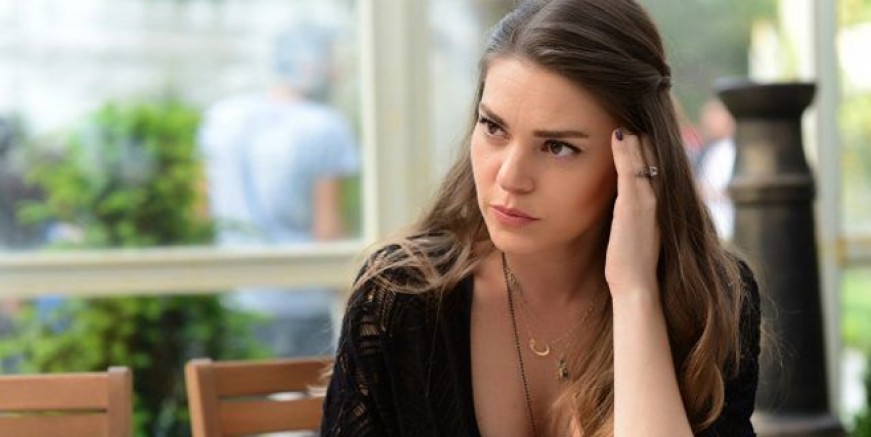 Aslı Enver İstanbullu Gelin hayranlarını sevindirdi