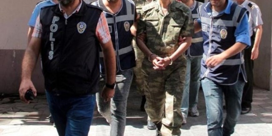 Jandarma’da 25 üsteğmene FETÖ gözaltısı