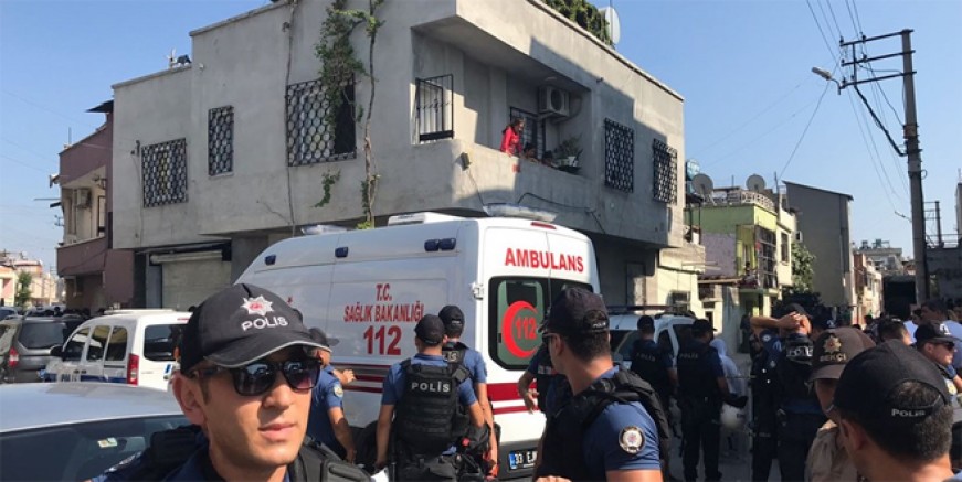 Mersin’de bir evde 5 kişi ölü bulundu