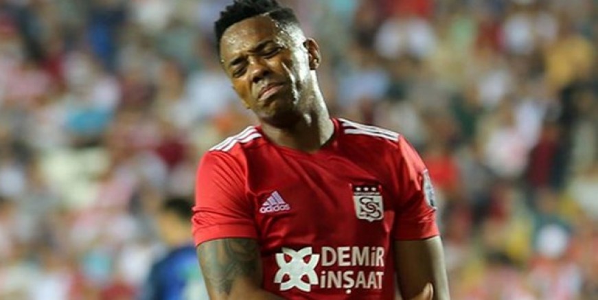 Robinho kayıpları oynuyor