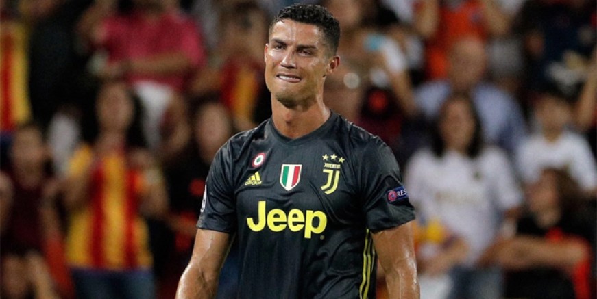 Ronaldo kırmızı kart gördü