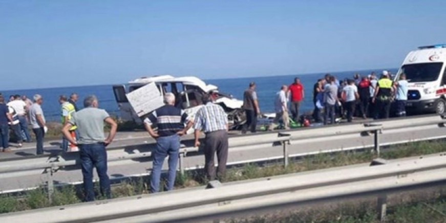 Tirebolu sahil yolunda feci kaza: 3 ölü