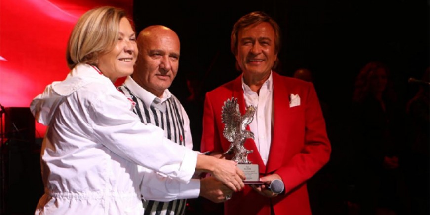 29 Ekim coşkusu Kartal sokaklarına sığmadı