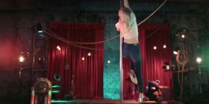 Aleyna Tilki direk dansı yaptı