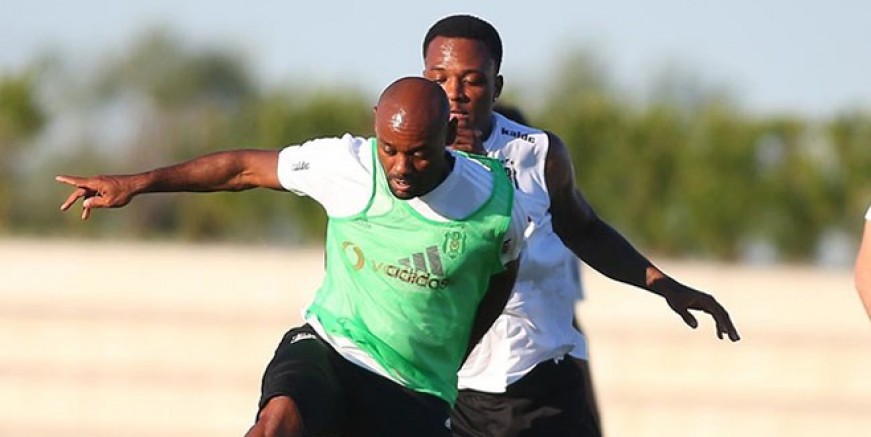 Beşiktaş’ta Love ve Larin yolcu