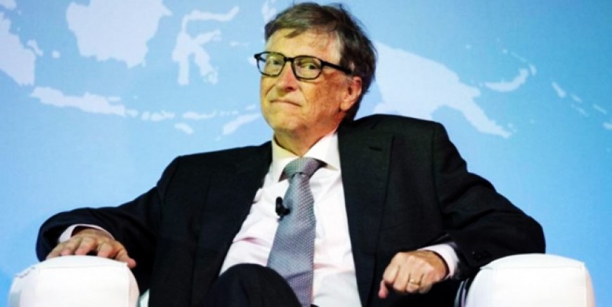 Bill Gates koltuğundan oldu