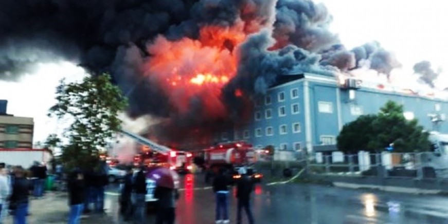 İstanbul’da 3 fabrikada yangın!