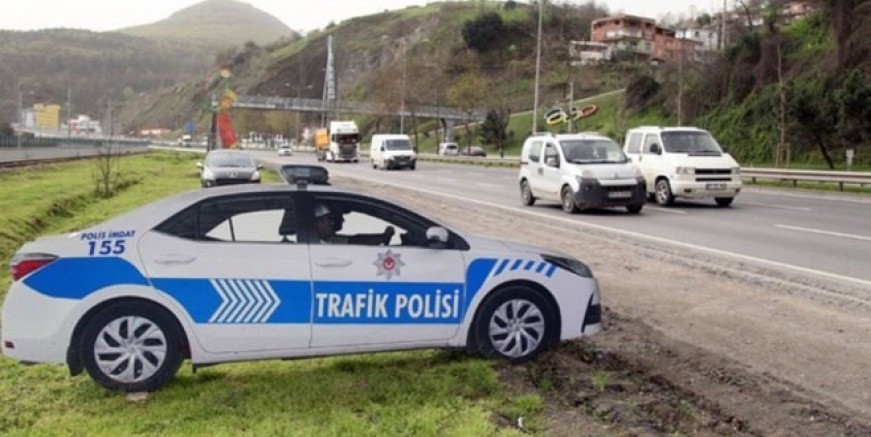 Maket polis aracı işe yaradı