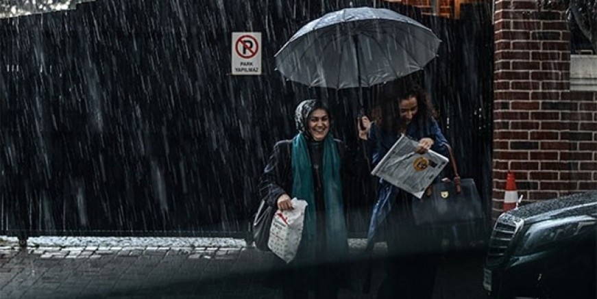Sağanak yağış İstanbul’u hazırlıksız yakaladı