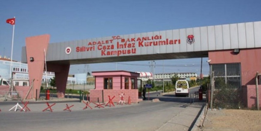 FETÖ’cü subay erkek avukatıyla basıldı