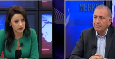 Gürsel Tekin CHP’li belediyeleri topa tuttu