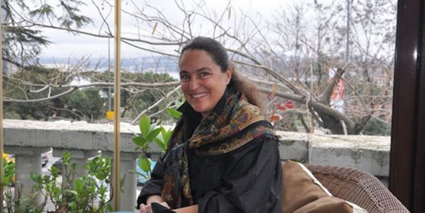 Prof. Dr. Betül Tanbay kimdir?