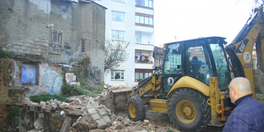 Kartal’da uyuşturucu yuvaları yıkılıyor!