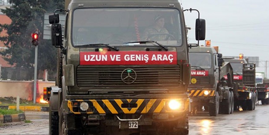 Suriye sınırına askeri sevkiyat sürüyor