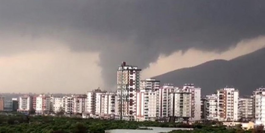 Antalya Kumluca’da hortum can aldı