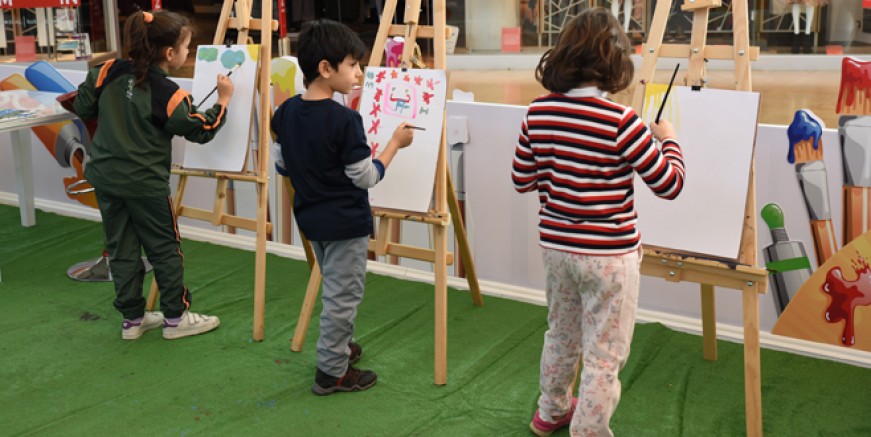 Bir Tablo Bin Fırça etkinliğine büyük ilgi