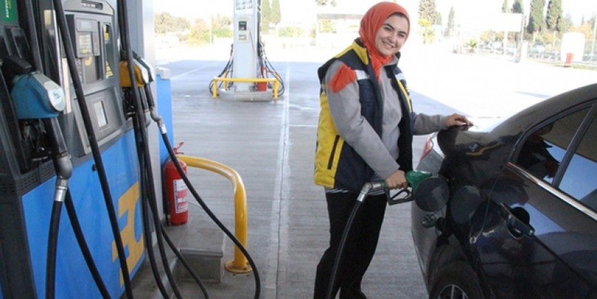 Hanife ağzını fena bozdu!