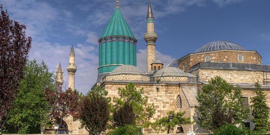 Mevlana’nın huzurunda.. Kendini özgür hissediyorsun!