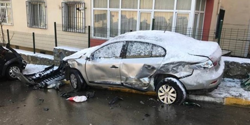 Pendik’te caddeler buz pistine döndü!