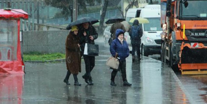 İstanbul’da kar yağışı başladı!