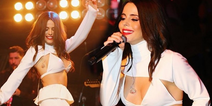 Simge sevgilisiz kaldı!