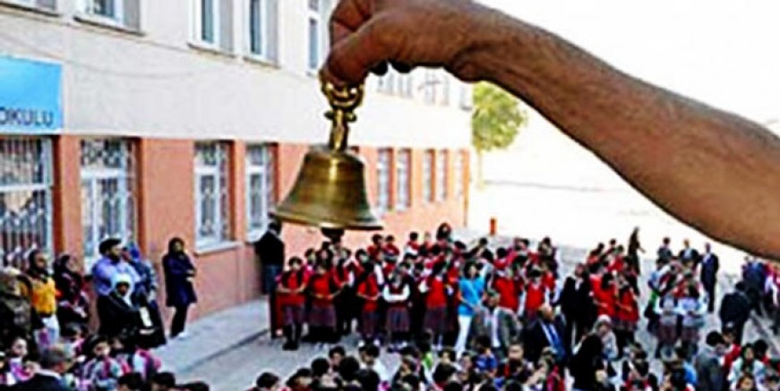 1 Nisan Pazartesi okullar tatil mi?