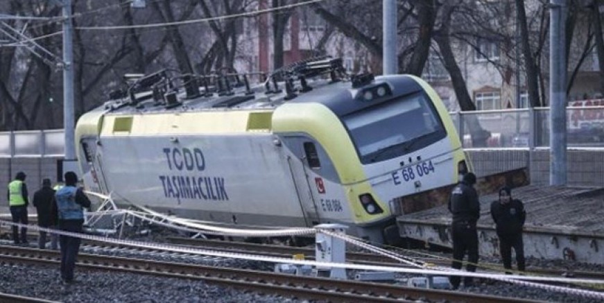 Ankara’da yük treni raydan çıktı