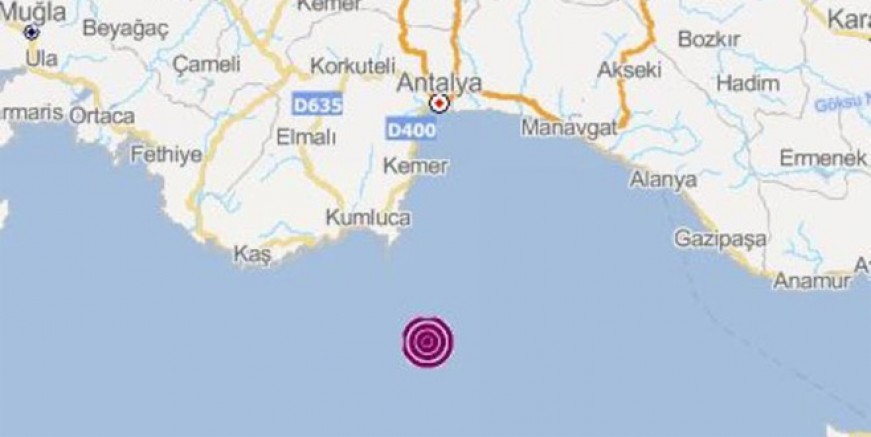 Antalya’da korkutan depremler