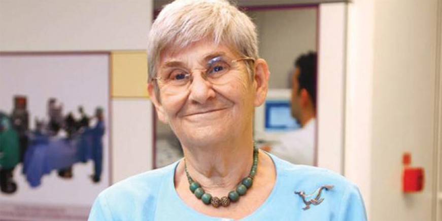 Canan Karatay bir kez daha ezber bozdu!