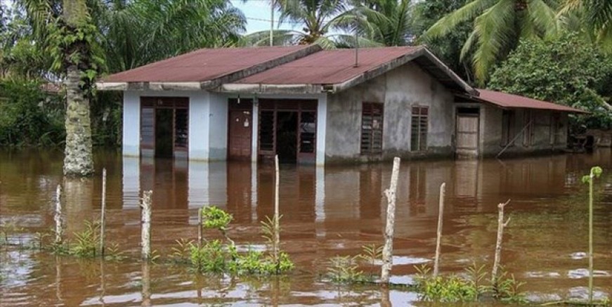 Endonezya’yı sel vurdu: 50 ölü