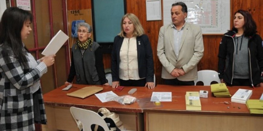 İstanbul’da sandık görevlileri yemin etti