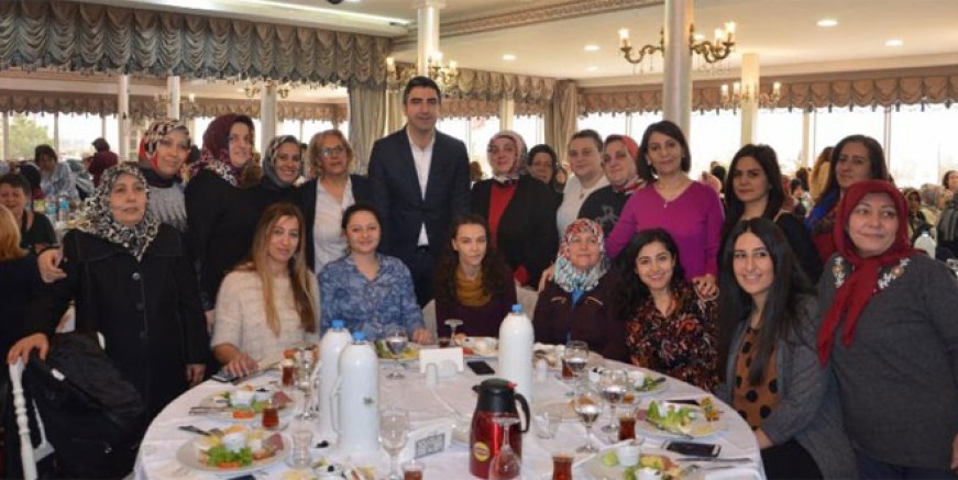 Kartallı kadınlardan Gökhan Yüksel’e büyük destek