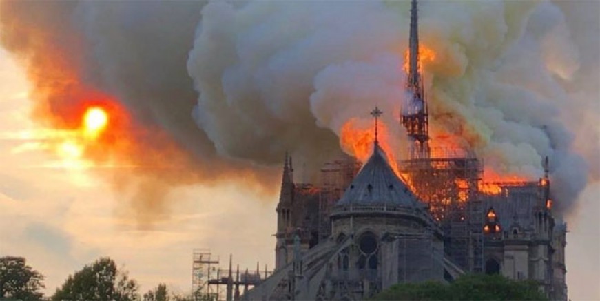 Notre Dame Katedrali tam 8.5 saat yandı!