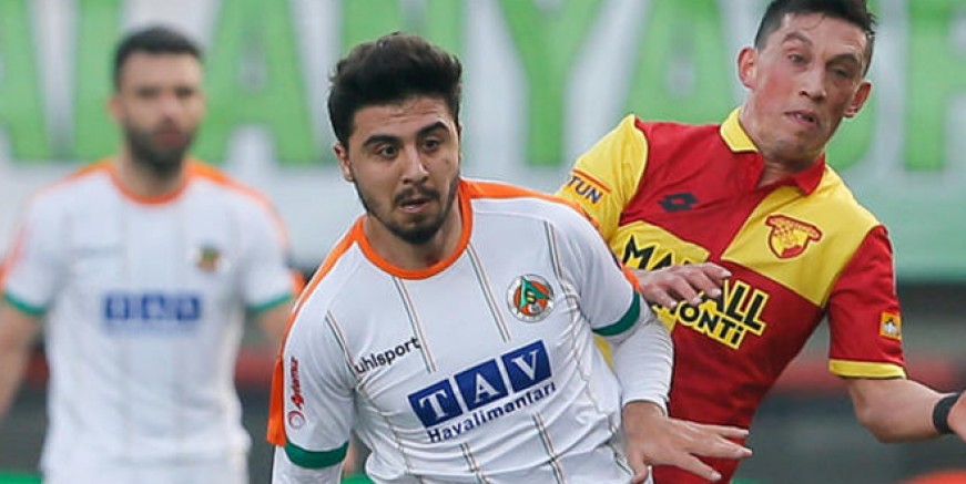 Ozan Tufan Fenerbahçe’ye dönüyor
