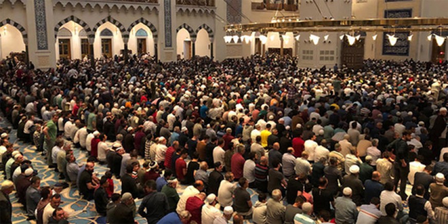 Çamlıca Camisi’nde ilk teravih coşkusu