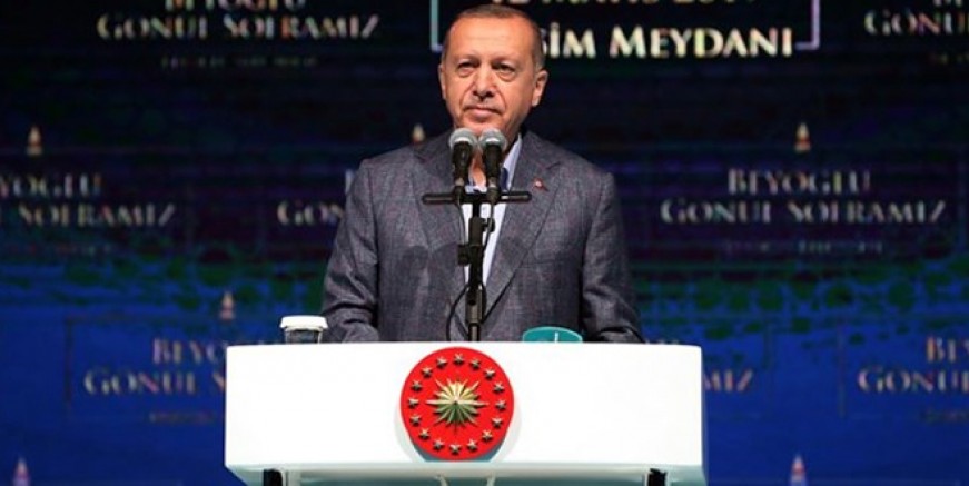 Cumhurbaşkanı Erdoğan o sanatçıları topa tuttu