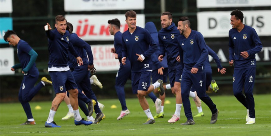 Fenerbahçe’de kimler takımdan ayrılacak?