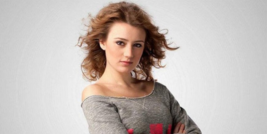 Gizem Karaca’ya dolandırıcı şoku!