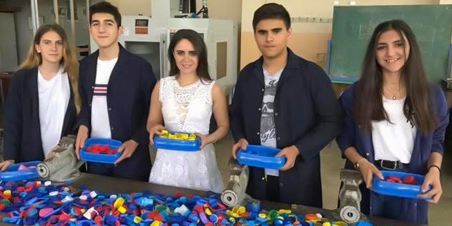 Büşra İl sokak hayvanlarına destek verdi