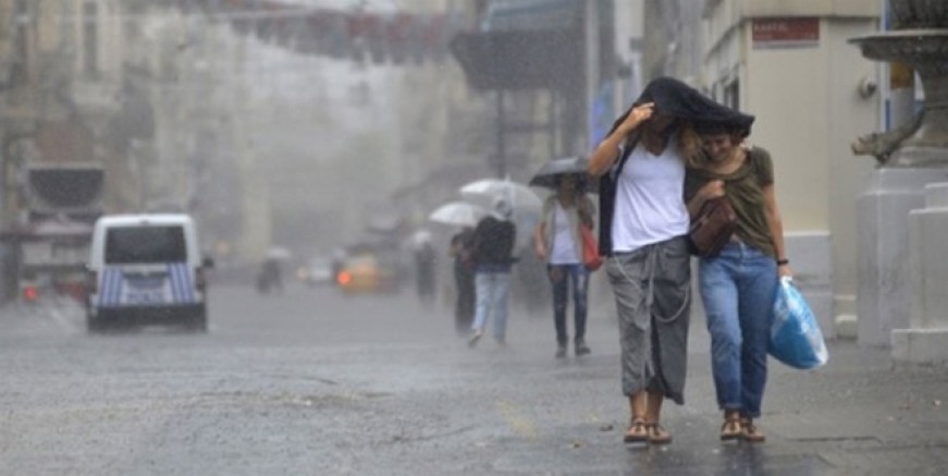 İstanbullular yağmura hazırlıksız yakalandı